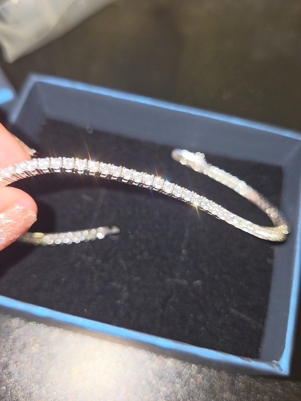 Diamond-Cut Silver Tennis Bracelet - Sparkling White Moissanite